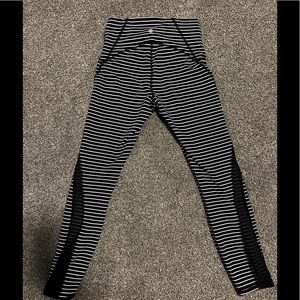 Black & white stripped lululemon 25”